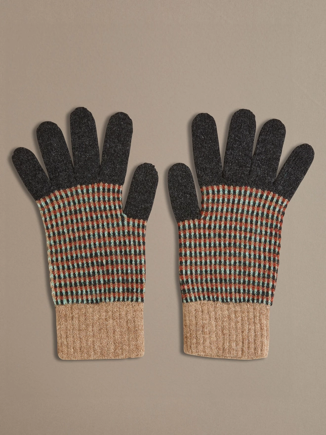 British Made Men's Marl Gloves in Charcoal 