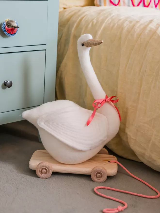 Pull along swan kids toy