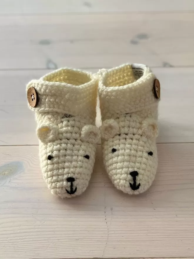 White polar bear knitted animal booties by Eka.