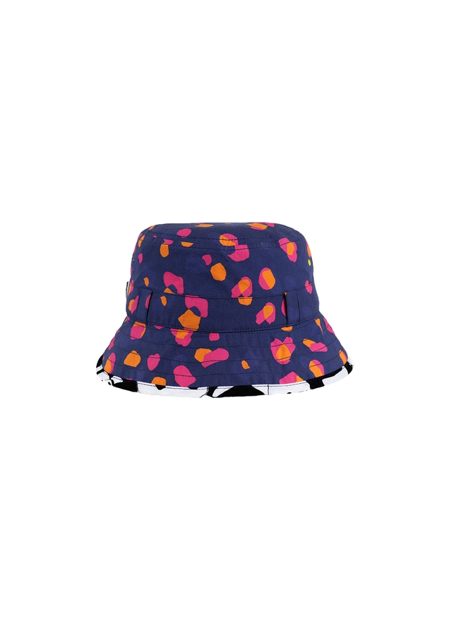 Kids sun bucket hat in spot print front