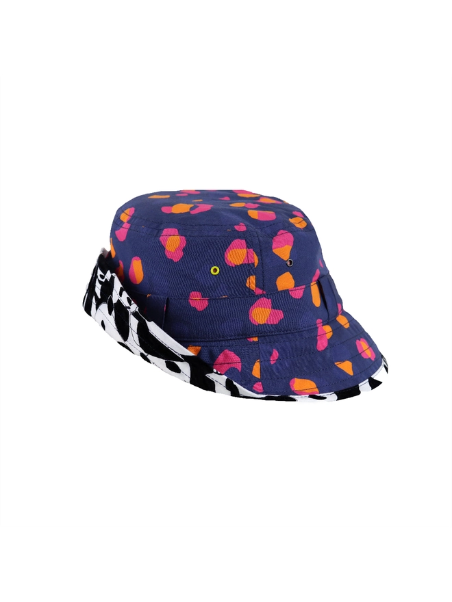 Kids sun bucket hat in spot print side