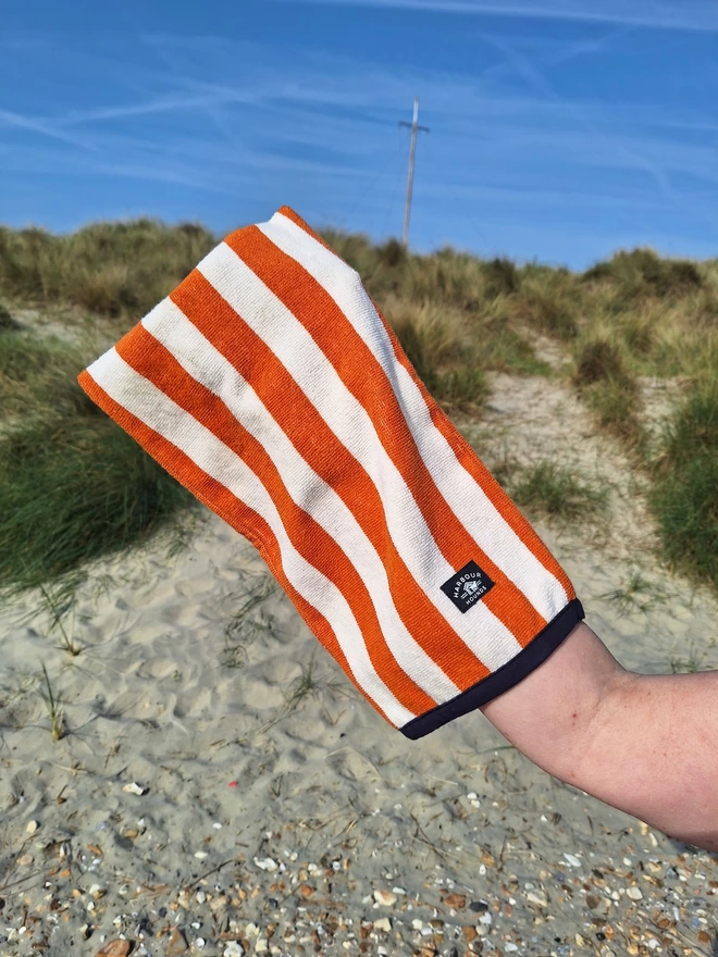 Striped dog drying mitt. 100% absorbent cotton. Easy to use and fits all.  
