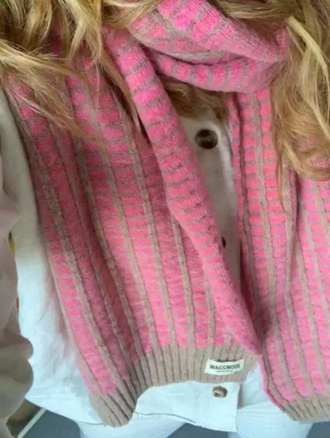 pink scarf 