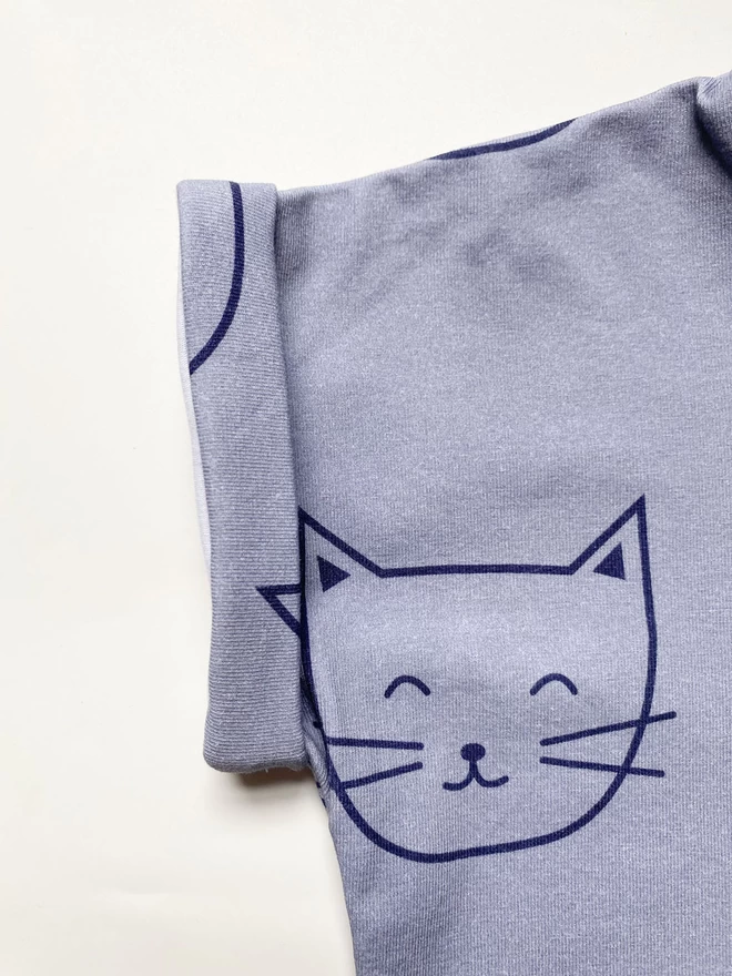 Cat short sleeved cuff t-shirt