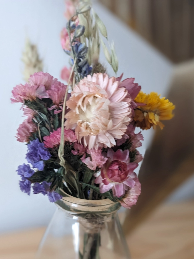 dried flowers, everlasting flowers, glass bud vase, natural dried flowers, home accessories, 