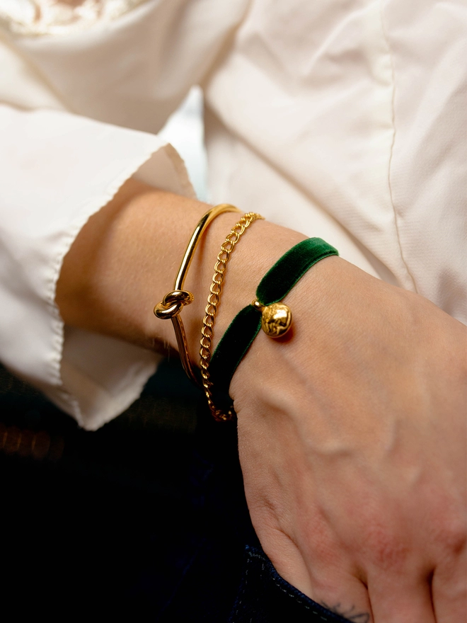 Lioness pebble velvet bracelet