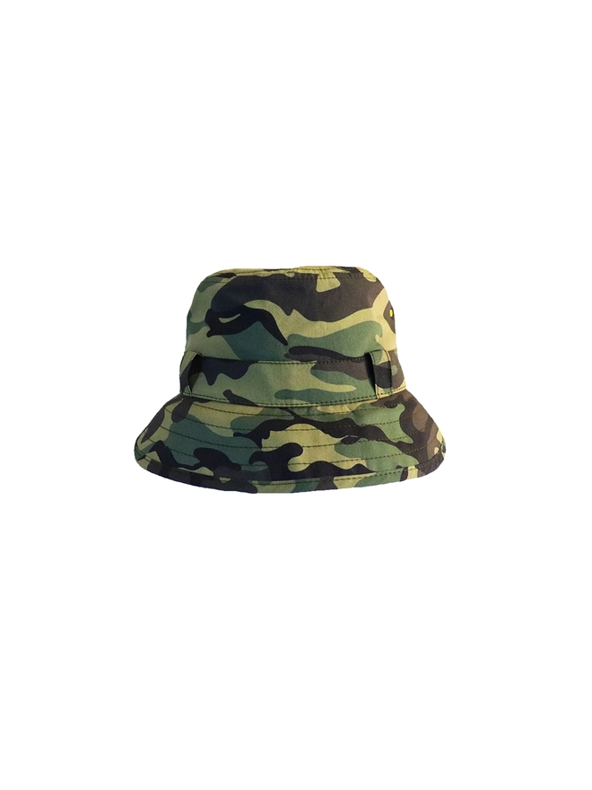 Kids sun bucket hat in camo print front